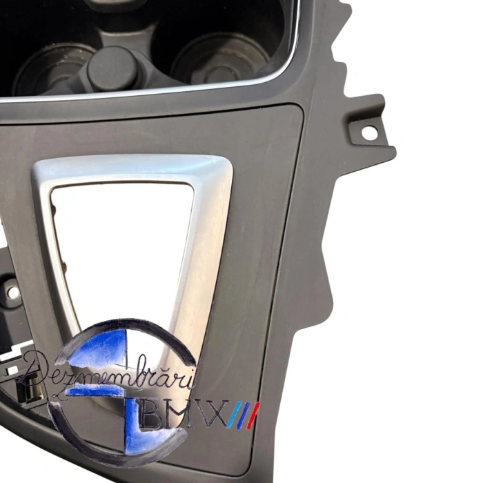Suport pahare din cotiera Bmw F30,F32,F33,F34, F36 COD 9323675 51169323675